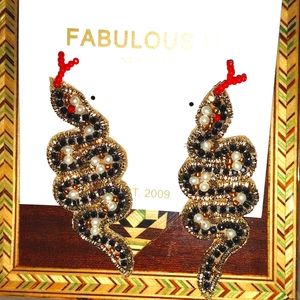 Beaded snake earrings🐍